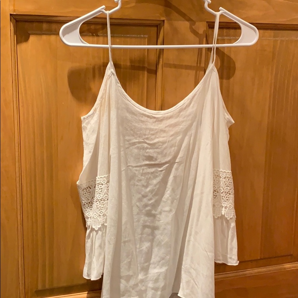 Cold shoulder top - Picture 2 of 3